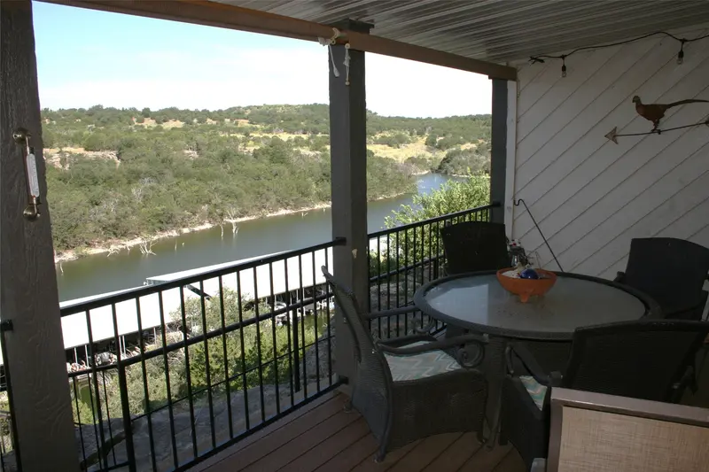 3033 Hells Gate Loop, Strawn