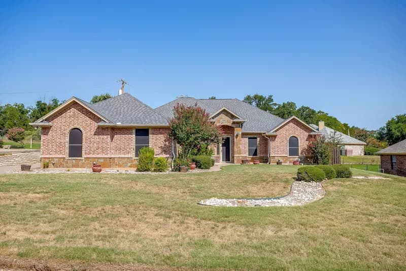 9704 Trinity Court, Granbury
