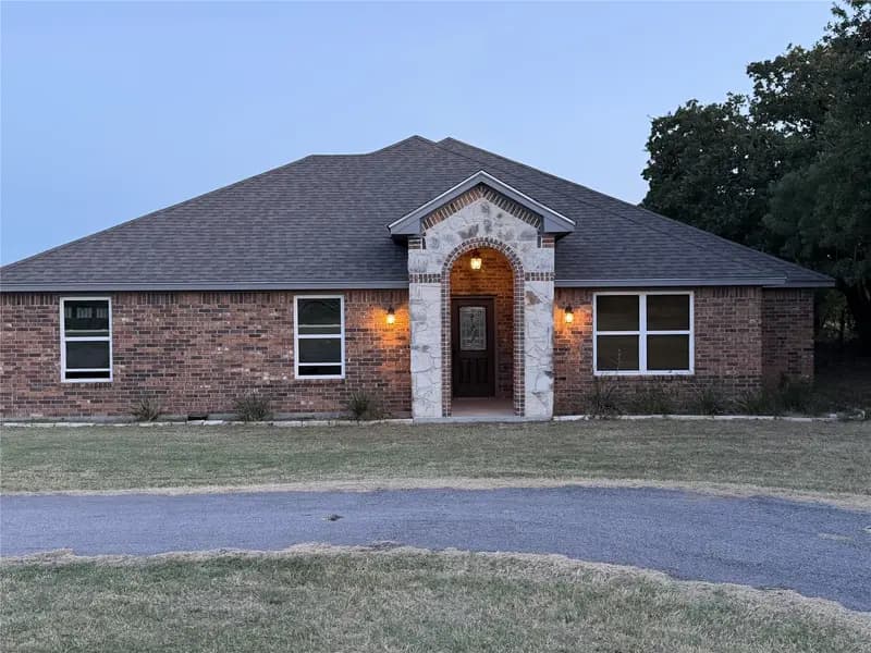 6749 US Highway 67, Bangs