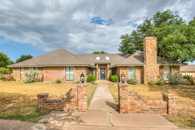 5820 Pecan Valley Lane, San Angelo