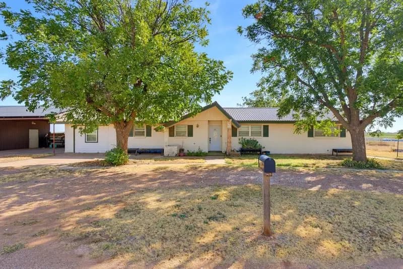 508 N Water Street, Roby