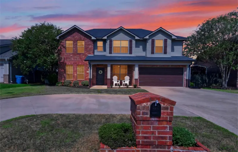1907 Silver Cove, Whitehouse