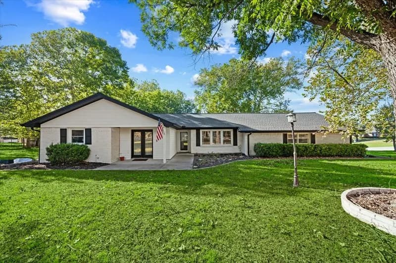100 Hill Top Court, Willow Park